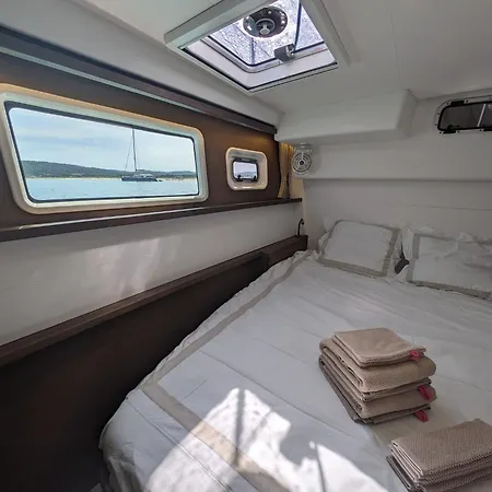 Botel Nuit A L'ancre B&r Catamaran De Luxe Shuttle Inclus La Maddalena (Sassari)