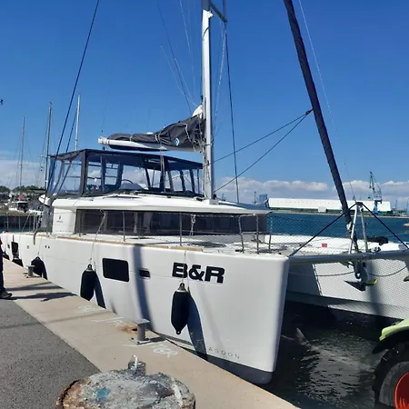 Nuit A L'ancre B&r Catamaran De Luxe Shuttle Inclus