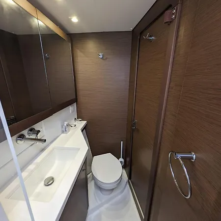 Nuit A L'ancre B&r Catamaran De Luxe Shuttle Inclus Botel La Maddalena (Sassari)